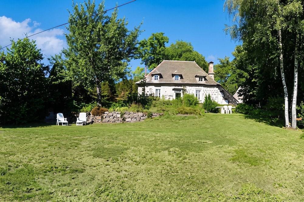 Homerez - Maison Le Fau in Le Fau, Parc naturel régional des Volcans d'Auvergne