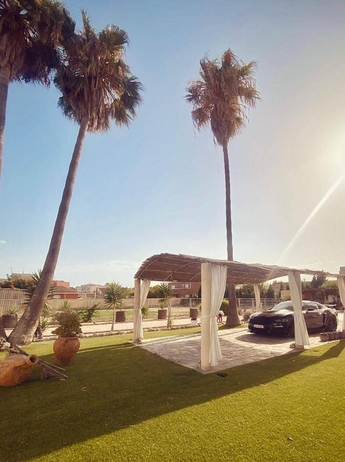 Casa rural para 8 personas, con vistas y piscina además de piscina para niños y jardín en San Jaime de Enveija