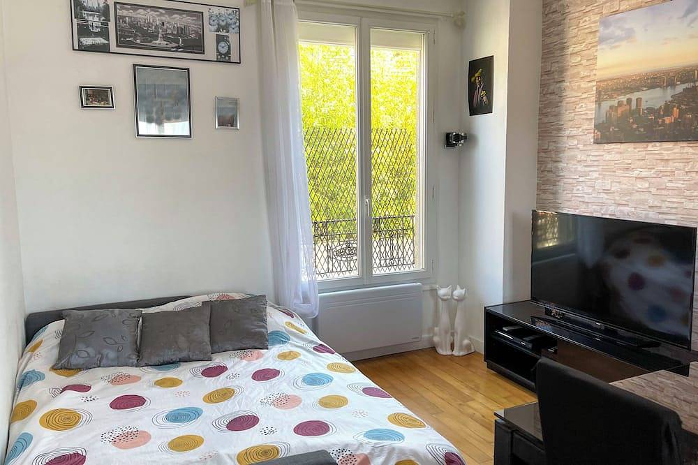 Apartamento entero, 2-room duplex apartment in Chaville: Havre de Paix between Paris and Versailles in Chaville, Altos del Sena