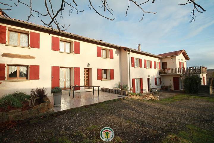 Gîte pour 9 personnes, avec jardin et piscine dans l' Isère - 4