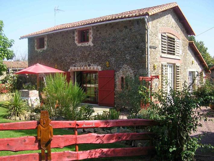 Maison de vacances pour 6 personnes, avec Jacuzzi et Terrasse ainsi que Piscine et Sauna à Pouzauges