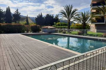 Gîte pour 4 personnes, avec piscine et balcon à Pégomas