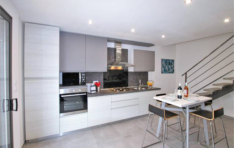 Location de vacances pour 6 personnes, avec terrasse ainsi que piscine et jardin à Salon-de-Provence - 4