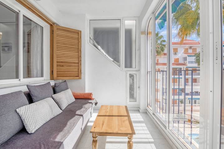 Geheel appartement, Appartement 'Playa La Mata' met Gedeeld Zwembad, Wi-Fi en Airconditioning in Torrevieja, Costa Blanca