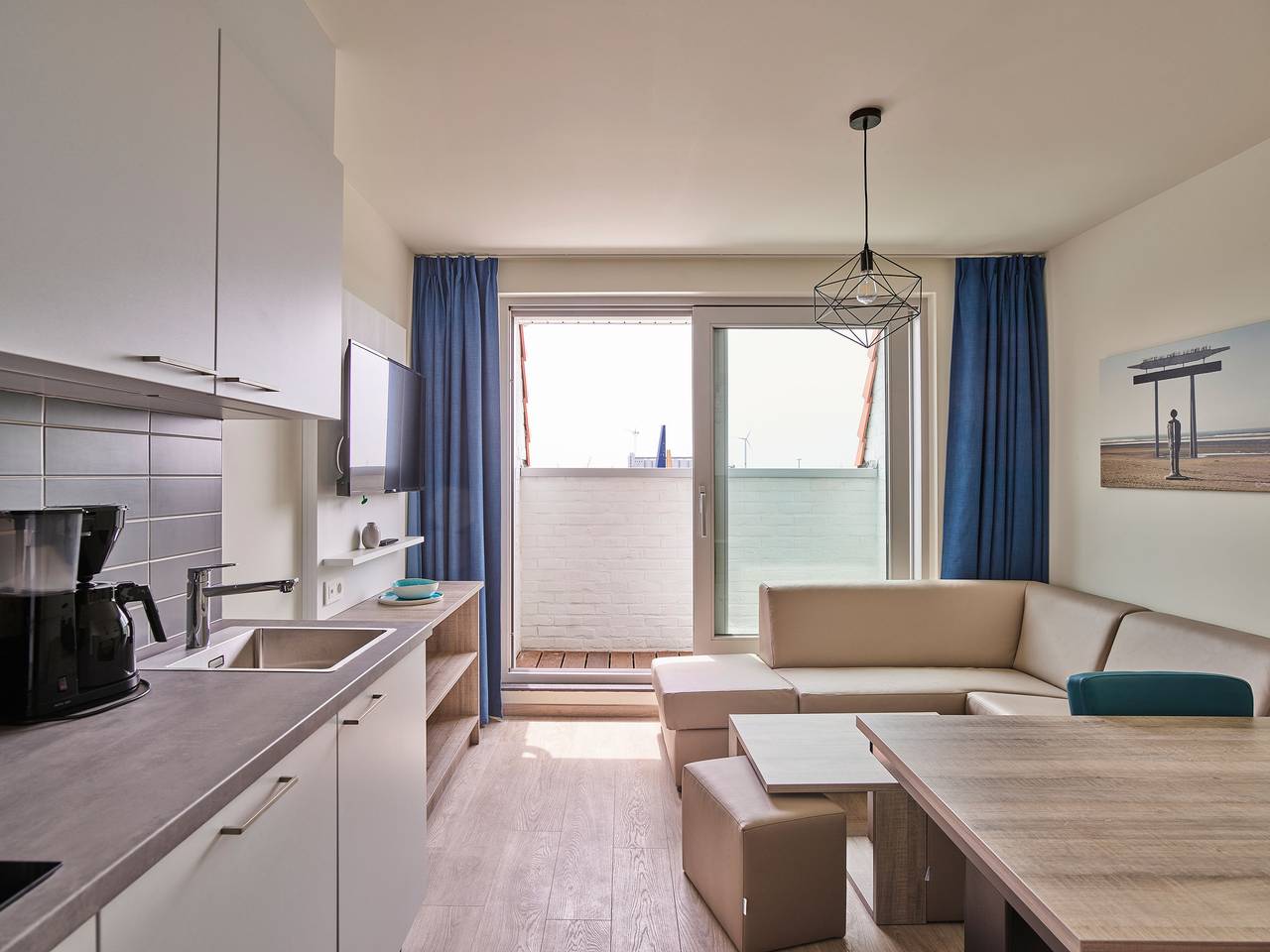 Holiday Suites Zeebrugge — Family studio | 2 adults - 3 kids in Brujas, Costa de Bélgica