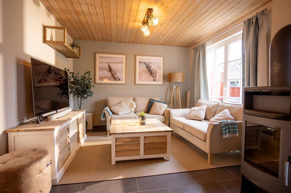 Ganze Wohnung, Seestern Greetsiel für bis zu 4 Personen - Haustiere herzlich willkommen, direkt am Hafen, Whirlpool, Kaminofen in Greetsiel, Krummhörn