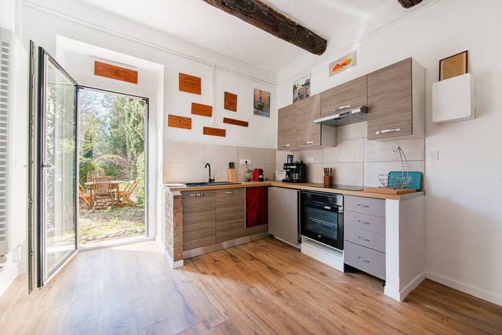 Location de vacances pour 8 personnes, avec jardin et piscine à Le Puy-Sainte-Réparade - 2