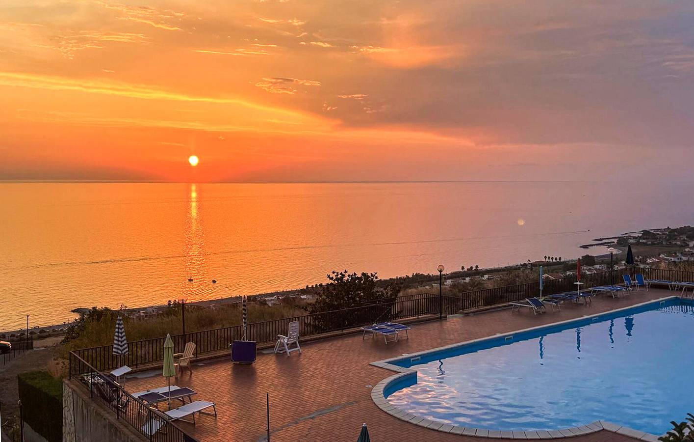 Lussuoso appartamento con piscina vicino alla spiaggia in Costa Tirrenica Calabria