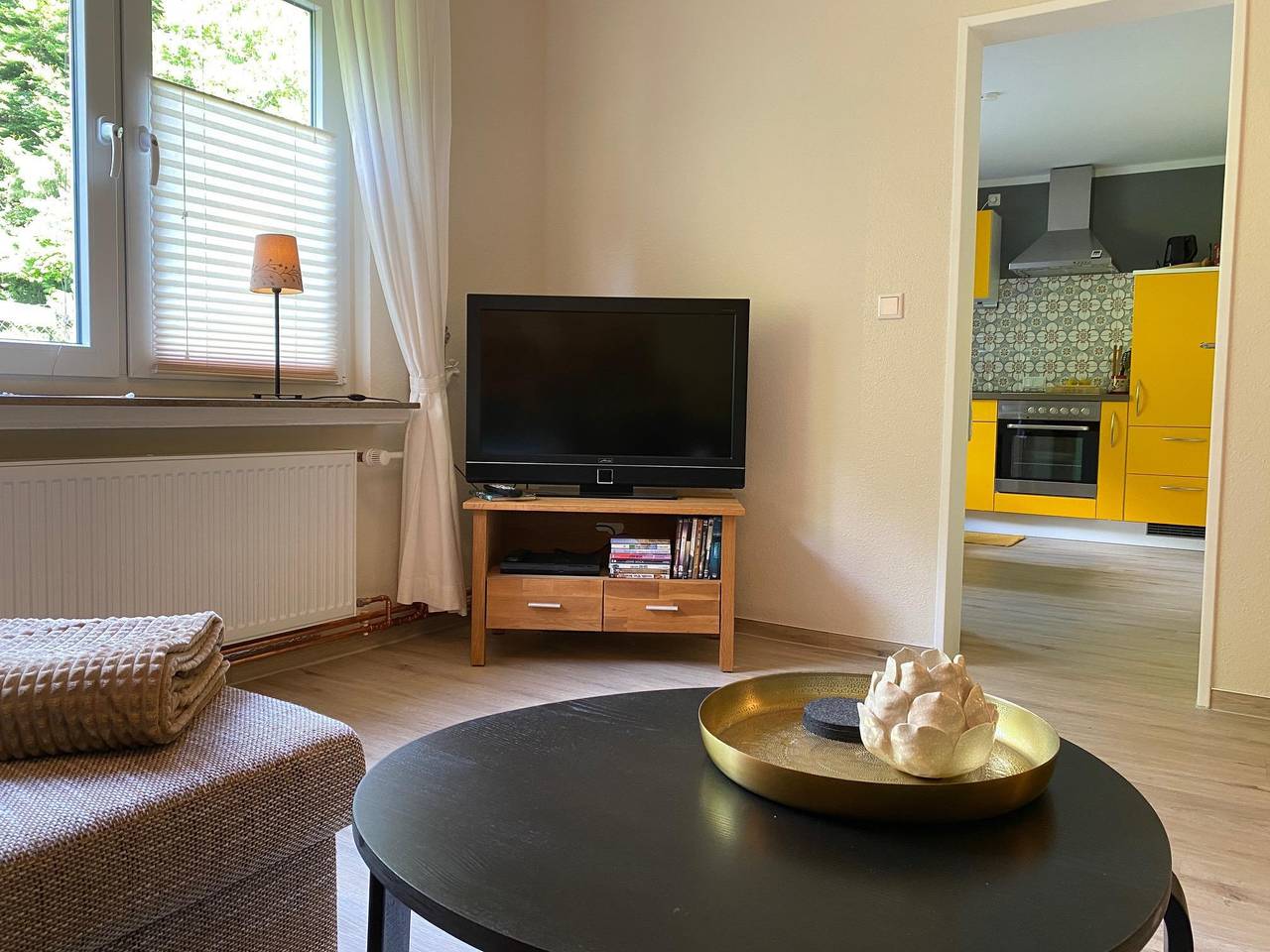 Entire vacation apartment, Apartment, shower and bath, toilet, 1 bed room in Lügde, Kreis Lippe