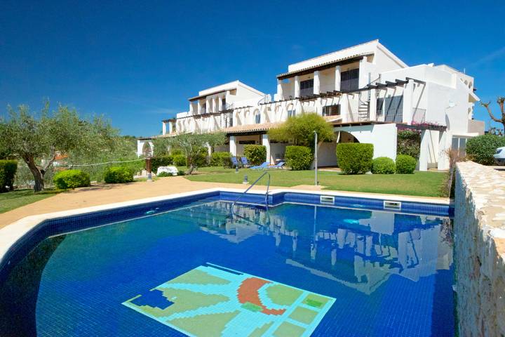 Location de vacances pour 6 personnes, avec jardin ainsi que terrasse et bassin pour enfant à El Perelló - 2