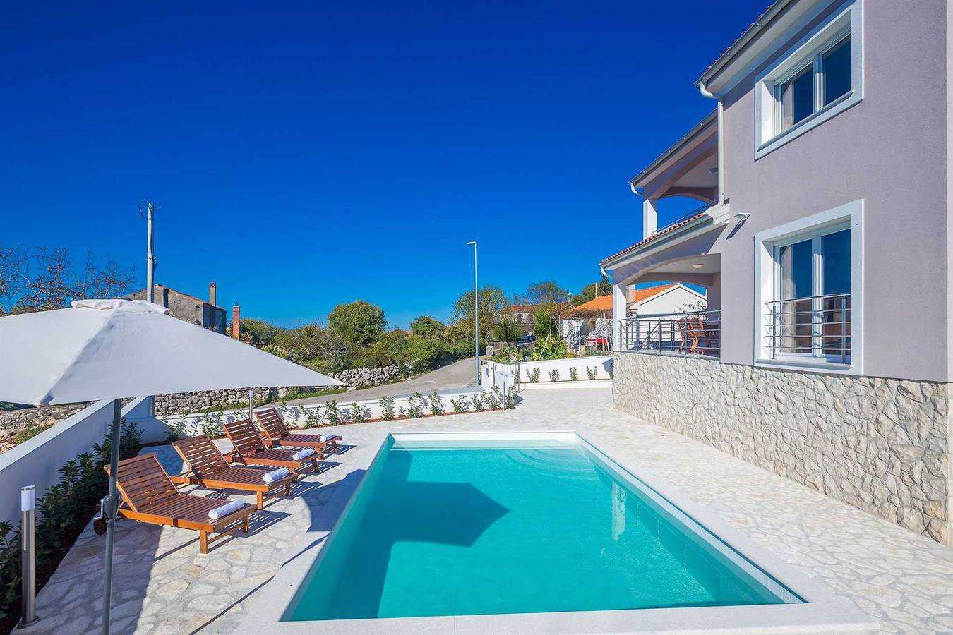 Cijeli apartman, Holiday house Isabella with pool in Grad Krk, Krk