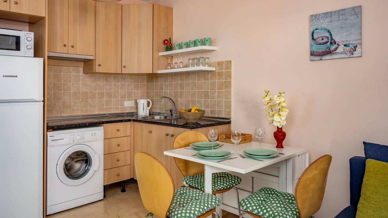 Apartamento entero, Apartamento de vacaciones para 3 personas con jardín in Fuengirola, Costa del Sol