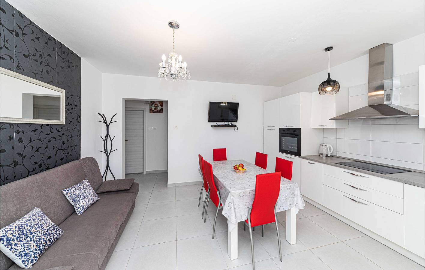 Geheel vakantieappartement, Vakantieappartement voor 4 personen met tuin in Poljica, Split-Dalmatië