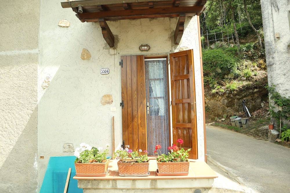 Casa Linda a window to the sea in Stazzema, Italienische Riviera