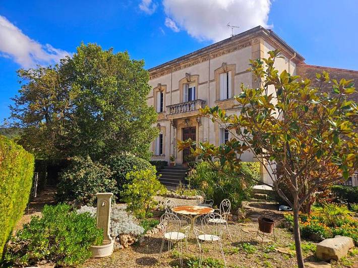 Chambre d’hôte pour 2 personnes, avec jardin ainsi que piscine et vue, adapté aux familles