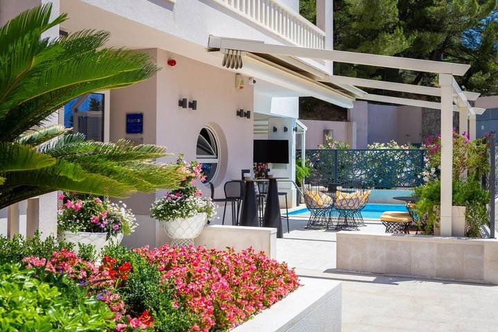 Vakantiewoning voor 4 personen, with zwembad and uitzicht as well as balkon in Tučepi