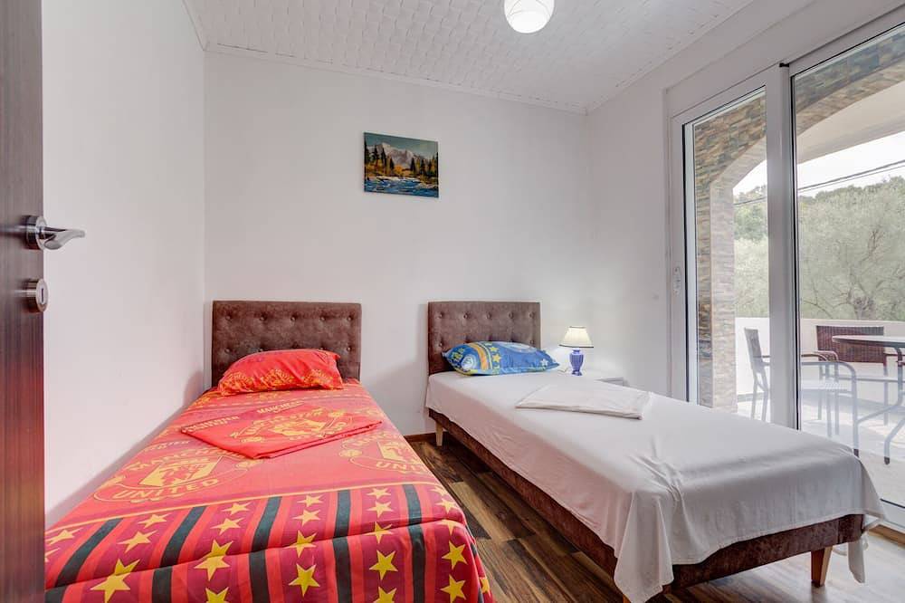 Ganze Wohnung, Family 2Br Apartment in der Nähe des Strandes von Utjeha in Utjeha-Bušat, Montenegro Coast