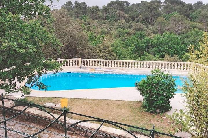 Gîte pour 5 personnes, avec vue et piscine à Ampus - 4