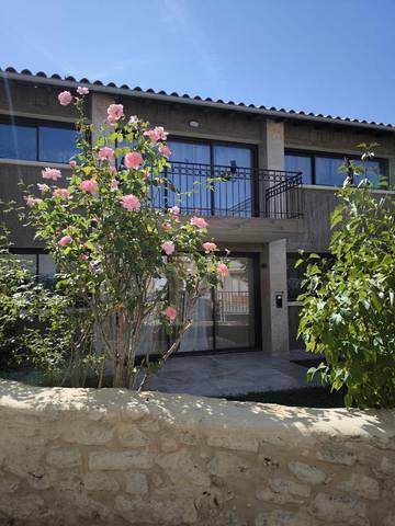 Gîte pour 3 personnes, avec vue et jardin à Saint-Front-sur-Lémance