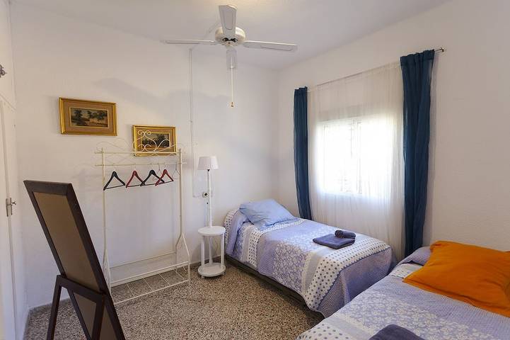 Beautiful house with garden 3 minutes from the beach in Velilla-Taramay, Almuñecar
