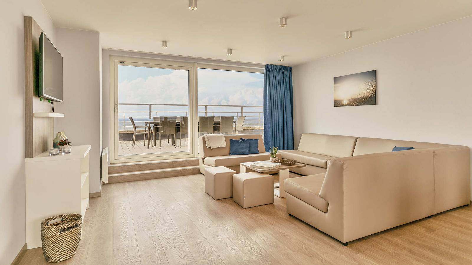 Holiday Suites Blankenberge — Unique penthouse with panoramic sea view |10p in Blankenberge, Costa de Bélgica