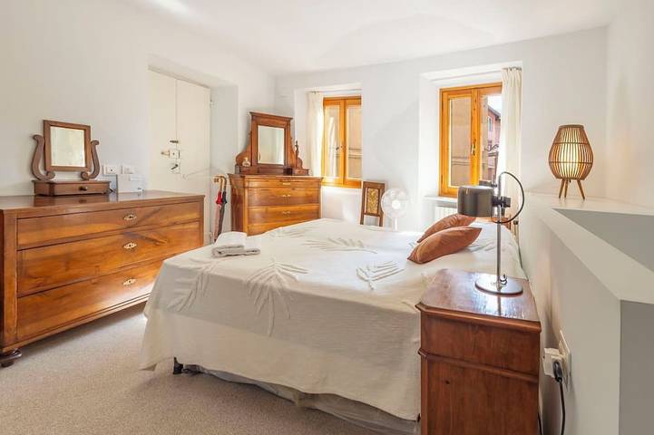 Gîte pour 4 personnes, avec balcon à Brovello-Carpugnino - 2