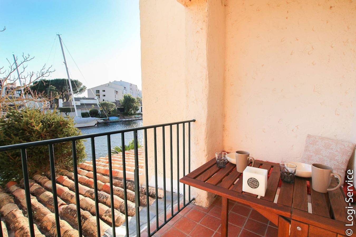 Apartamento vacacional entero, Flat for 2/4 persons view on the river in Port Grimaud, Grimaud