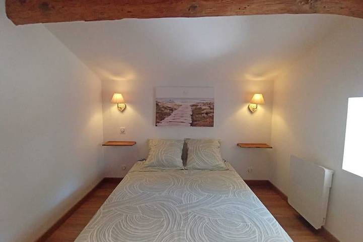 Location de vacances pour 6 personnes, avec jardin et terrasse à Divajeu - 2