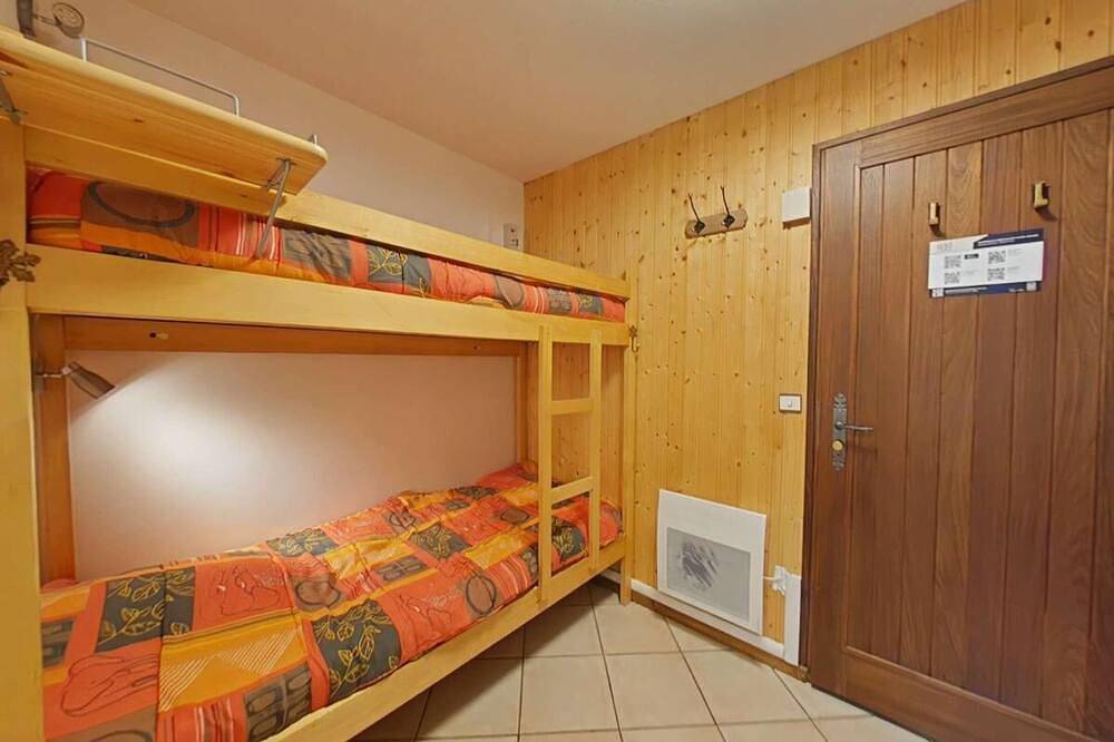 Entire apartment, Ground floor, view mountain, balcony, tv, 25m², Le Grand Bornand in Le Grand-Bornand, Annecy region