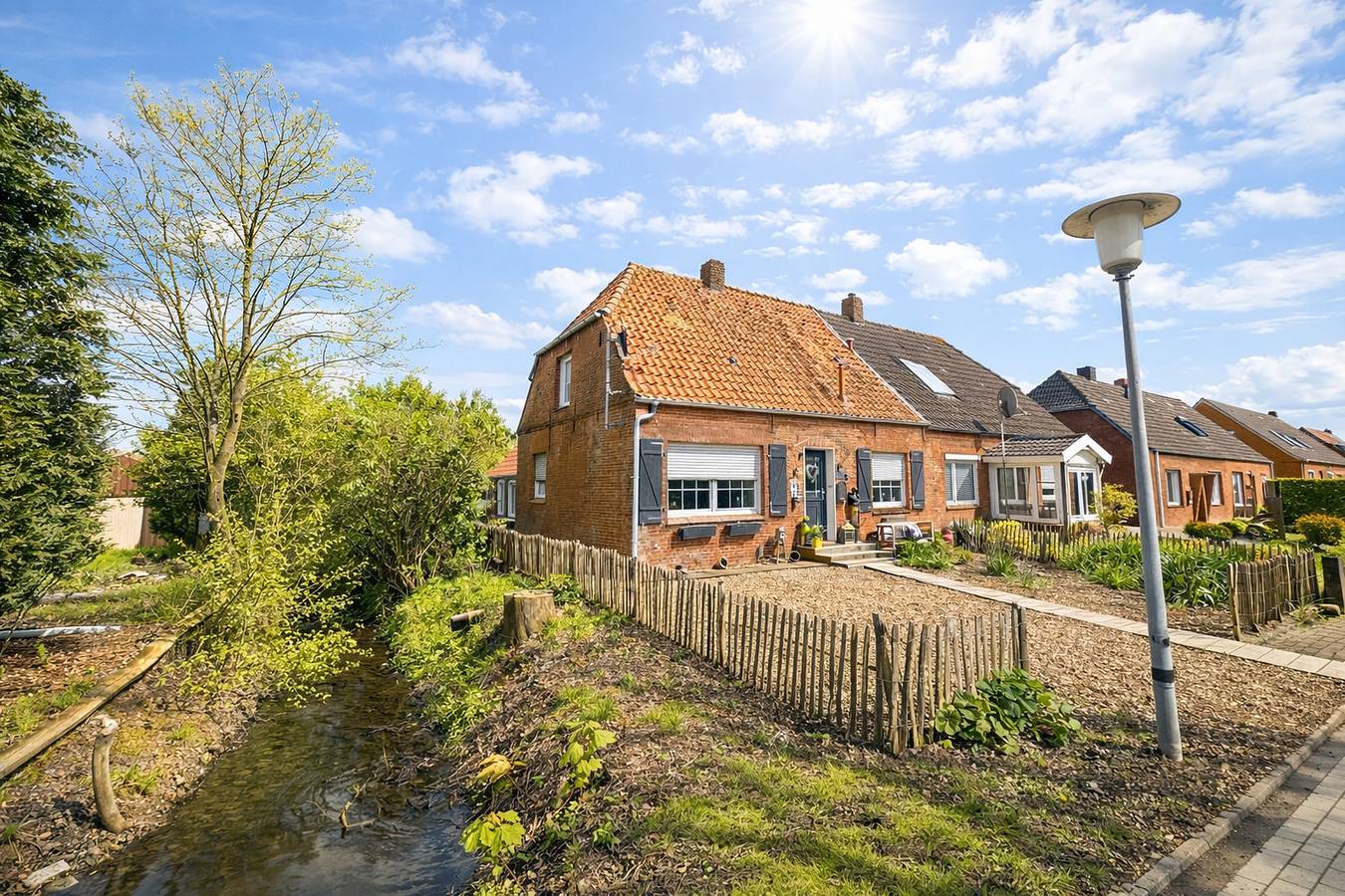 Huus an`t Dörpsdiek in Hamswehrum, Krummhörn
