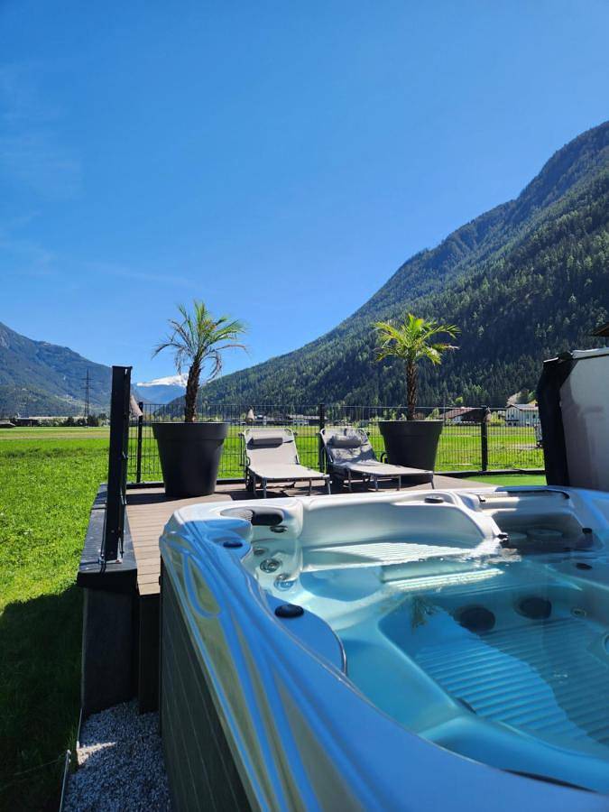 Ferienwohnung für 10 Personen, mit Whirlpool und Terrasse sowie Sauna und Ausblick in Imsterberg