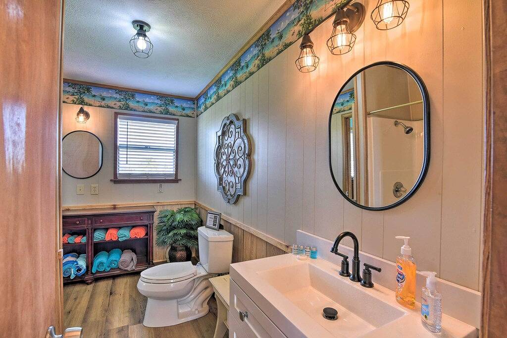 1/2 Mi to Gulf: Family Home in Crystal Beach! in Crystal Beach, Galveston County