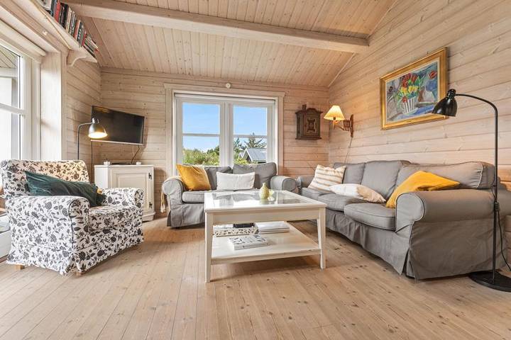 Schnuckeliges, strandnahes Sommerhaus mit Kaminofen in Vejers in Vejers Strand, Varde