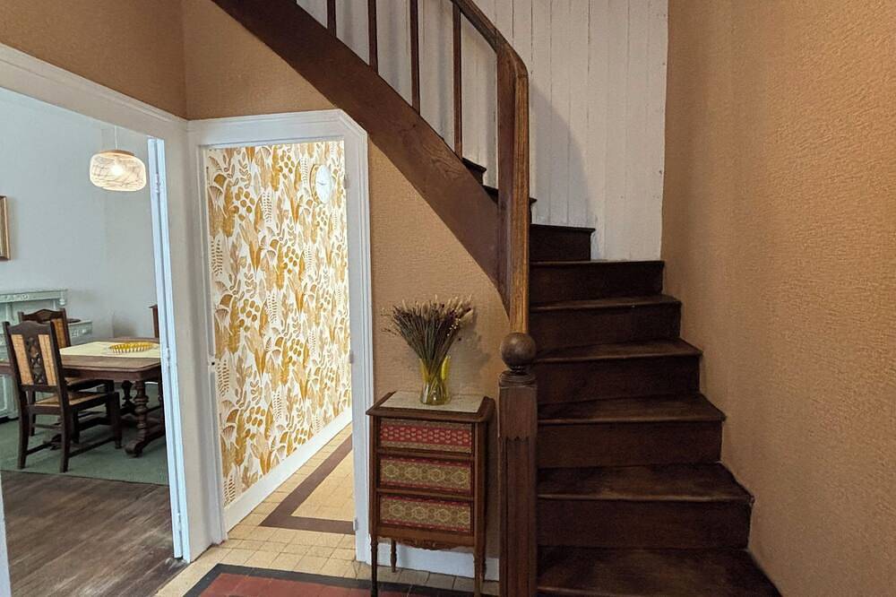 Cute newly renovated private townhouse in the town centre in Montmorillon, Vienne