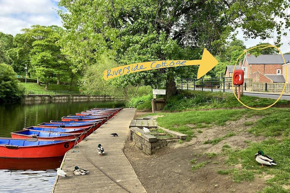Riverside Cottage Morpeth town centre riverside location, off street car parking in Morpeth, Northumberland