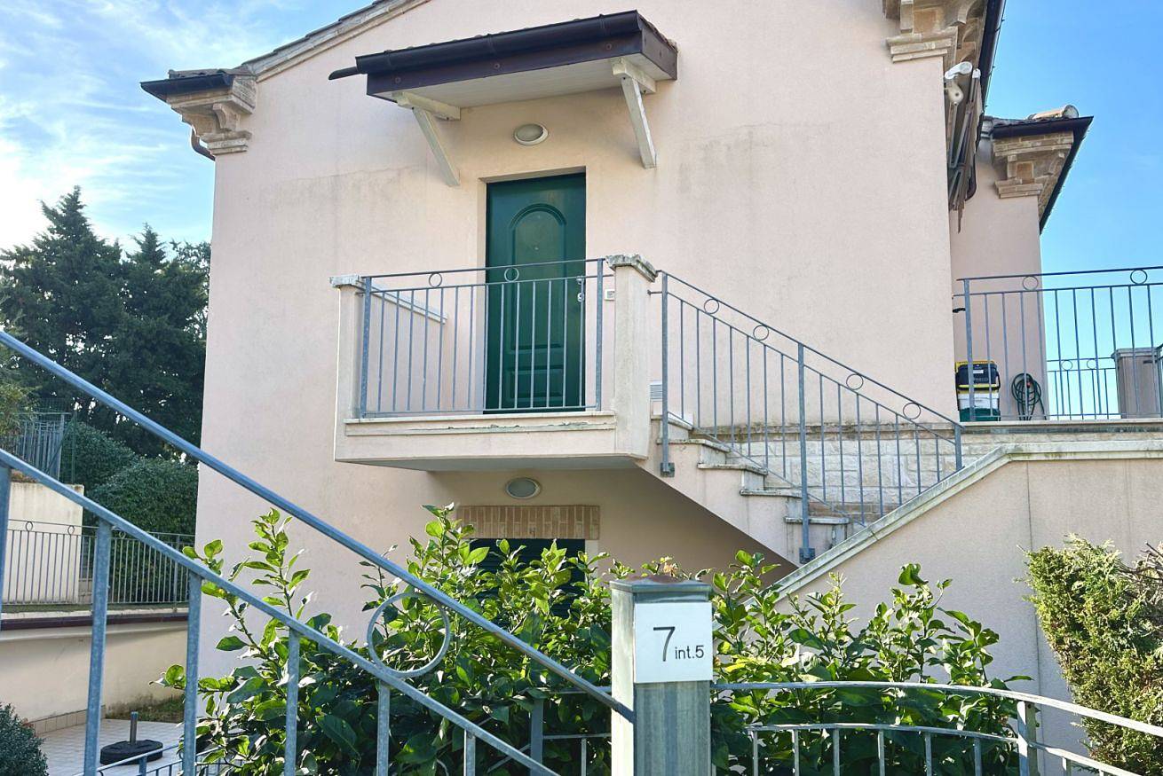 Apartamento entero, S227 - Sirolo, new three-room apartment with terrace and garage in Sirolo, Riviera del Conero