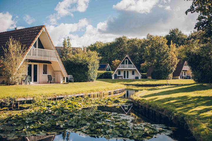 Vakantiehuis voor 6 personen, with Balkon/Terras and Terras as well as Tuin in Gramsbergen