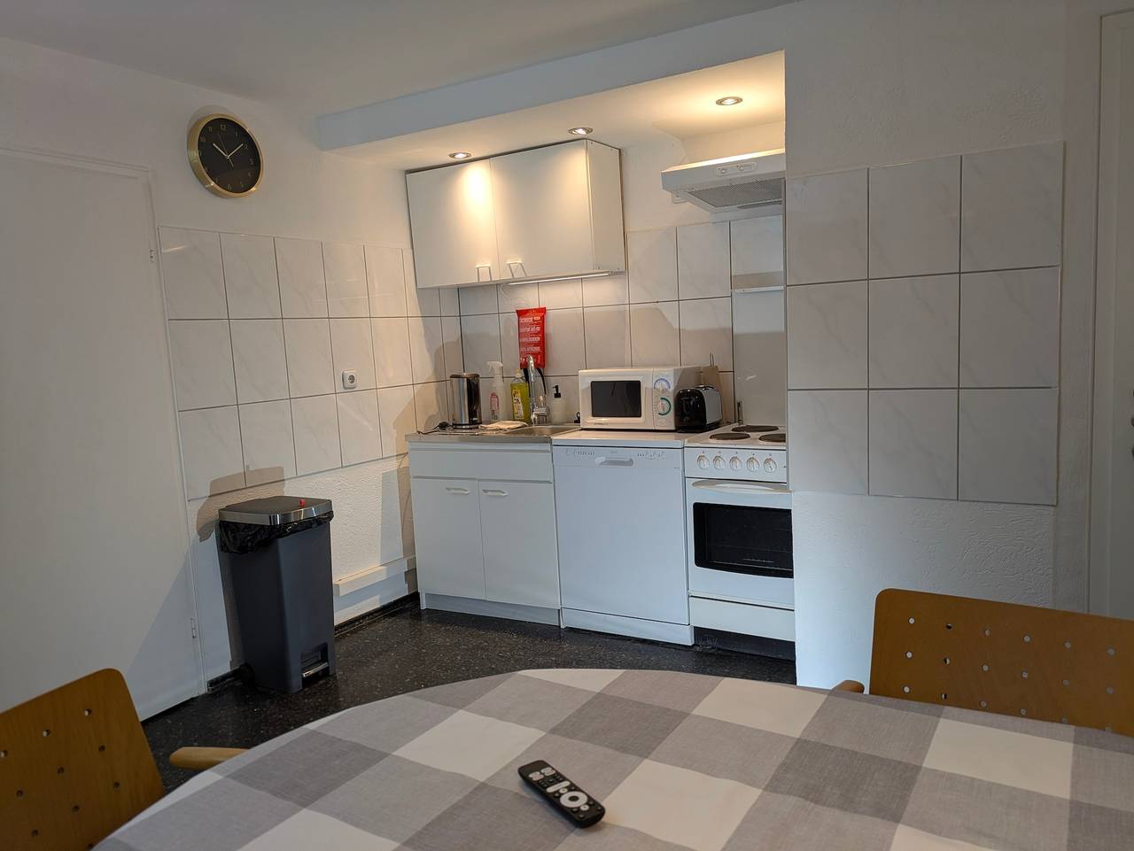 Appartement de vacances entier, Monteurswohnung Kassel Ferienwohnung Kiwi Parkplatz Küche 1- 4 Personen Eg Modern in Oberzwehren, Cassel (Allemagne)