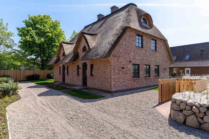 Strandhus 1 - wunderschöne, hochwertige Reethaushälfte mit toller Ausstattung! in St. Peter-Ording, Eiderstedt