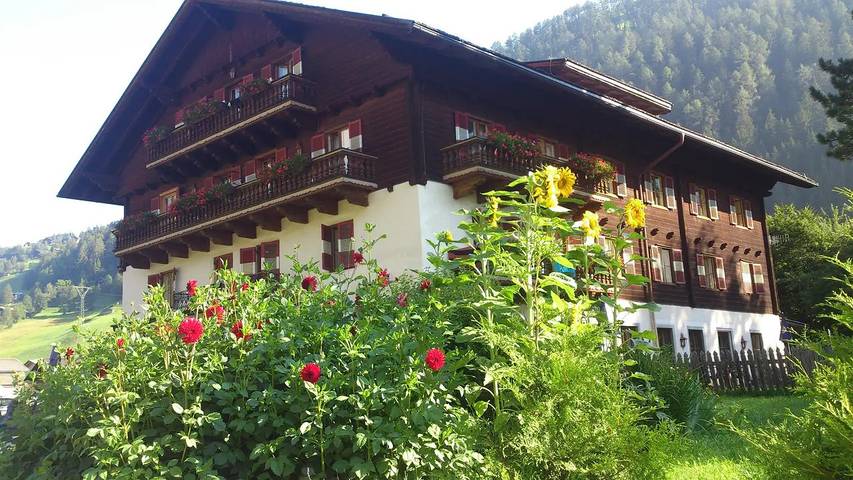 Ferienhaus für 5 Personen, mit Balkon und Terrasse sowie Garten und Sauna