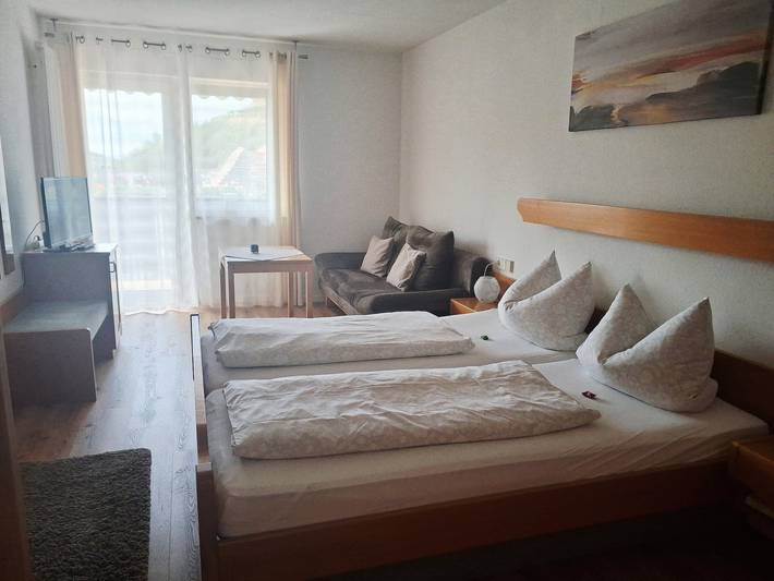 Apartamento inteiro, Apartamento 'A' com Vista Montanha, Varanda e Wi-Fi in Vogtsburg - Schelingen, Vogtsburg