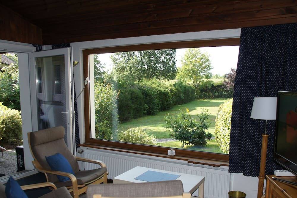 Ferienbungalow 'Uschi' mit Terrasse in sonniger Südlage und großer Wiese am Wald in Grafenhausen, Südschwarzwald