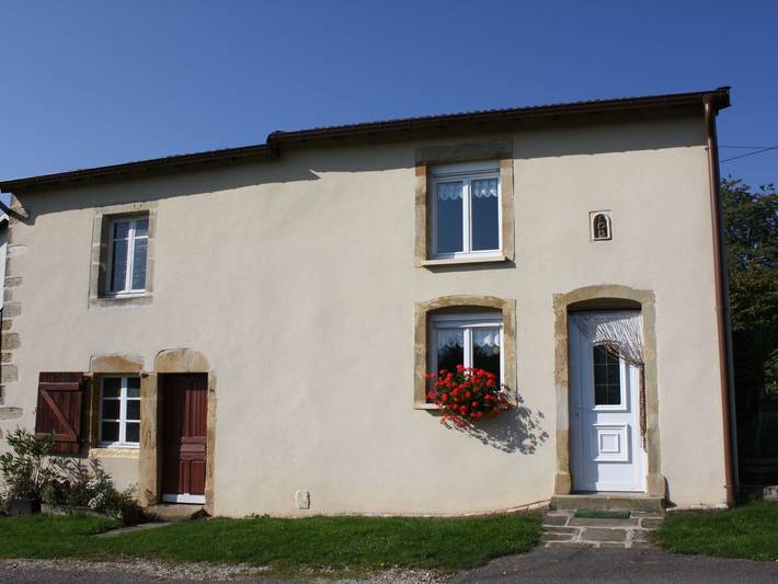 Gîte pour 4 personnes, avec jardin dans Saint-Ouen-lès-Parey