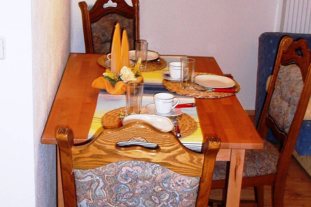 Ganze Wohnung, Ferienwohnung in Wildbach zwischen Bergstadt Schneeberg und Bad Schlema in Bad Schlema, Erzgebirge