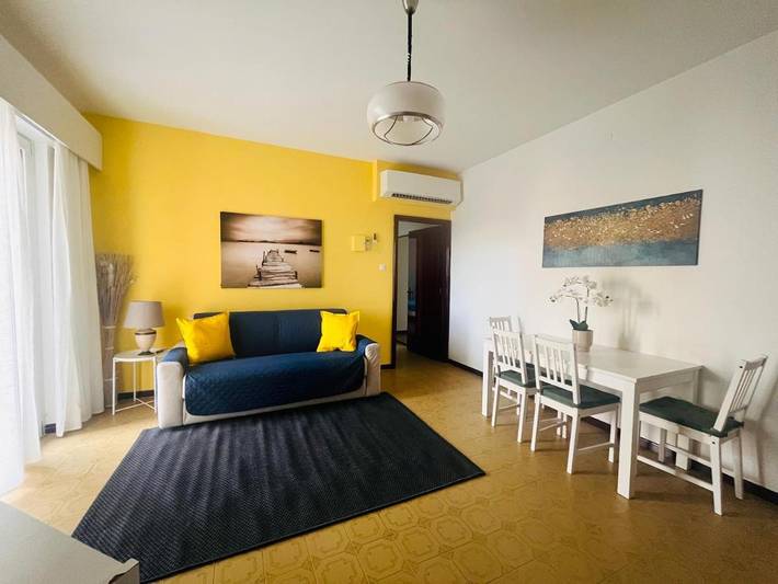 Ferienwohnung für 4 Personen, mit Balkon und Terrasse sowie Ausblick in Marina Julia