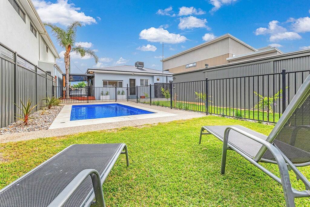 5 Simms - Echuca Holiday Homes in Moama, New South Wales