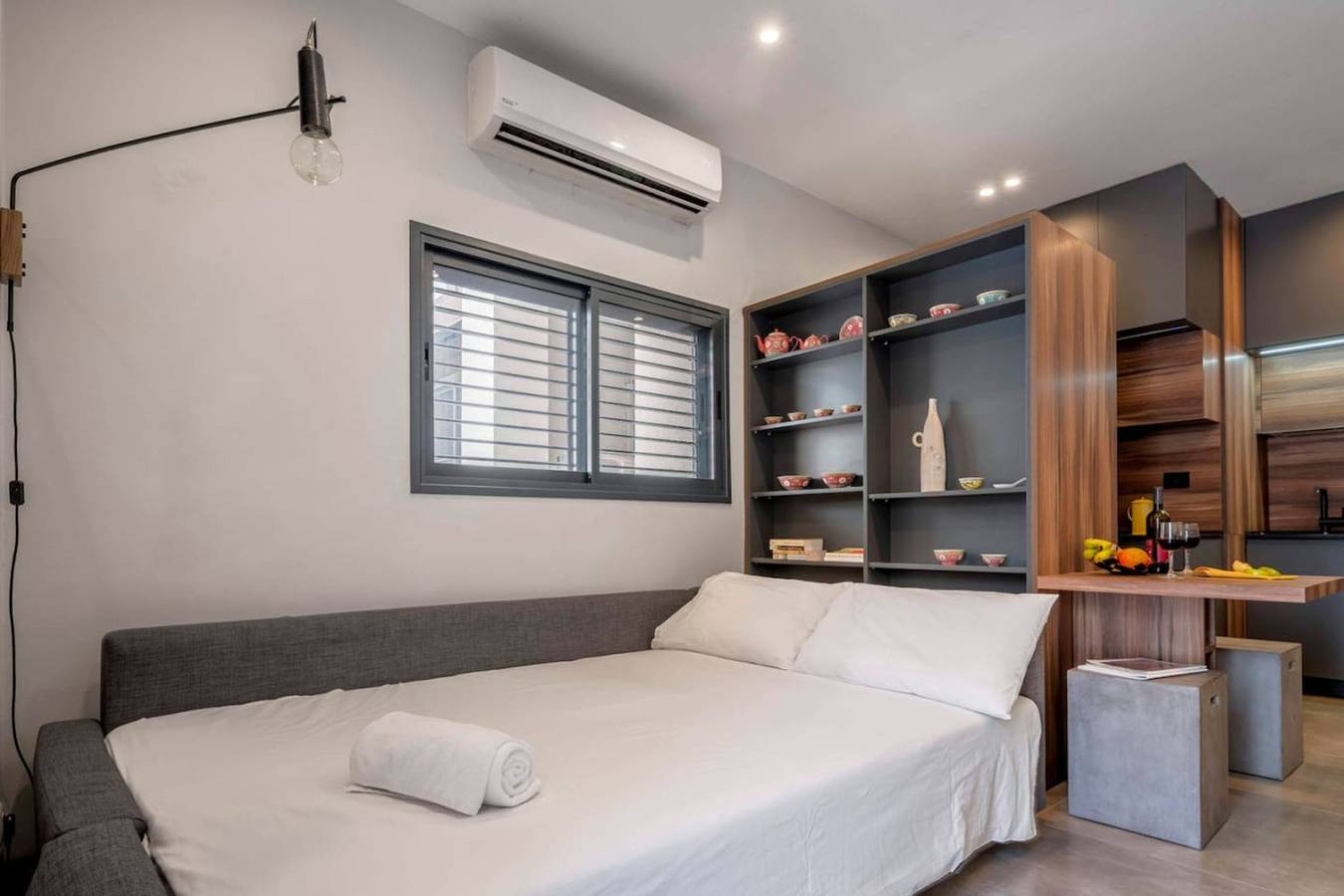 Entire apartment, Sunny Studio Near the Beach in Tel Aviv, Tel Aviv District