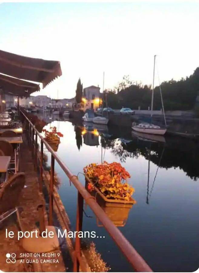 Gîte pour 4 personnes, avec Balcon et Terrasse ainsi que Jardin et Piscine à Marans - 3