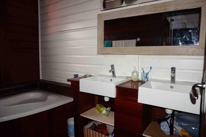 Villa pour 12 personnes, avec jardin et bassin pour enfant ainsi que jacuzzi et piscine, adapté aux familles dans Saint-Gilles les Bains - 3