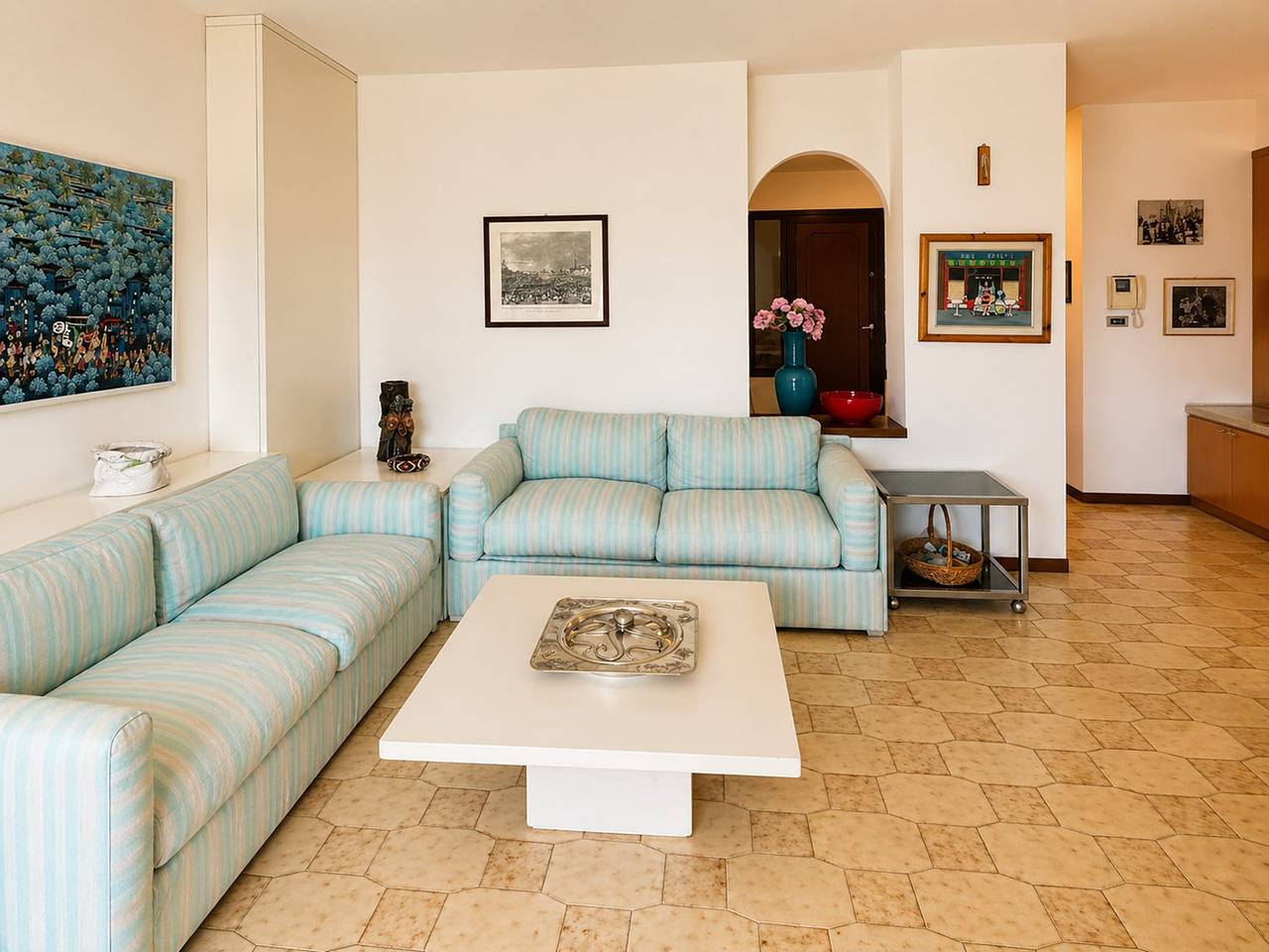 Entire apartment, Spacious Apartment in Luino for 5 in Luino, Comune di Luino